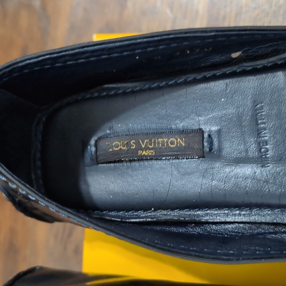 Louis Vuitton Flats - Picture 8 of 9